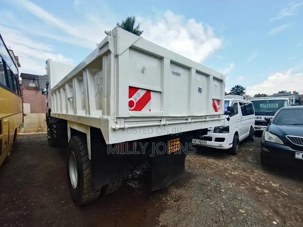 Isuzu FVR 90 2022 White - thumbnail 5