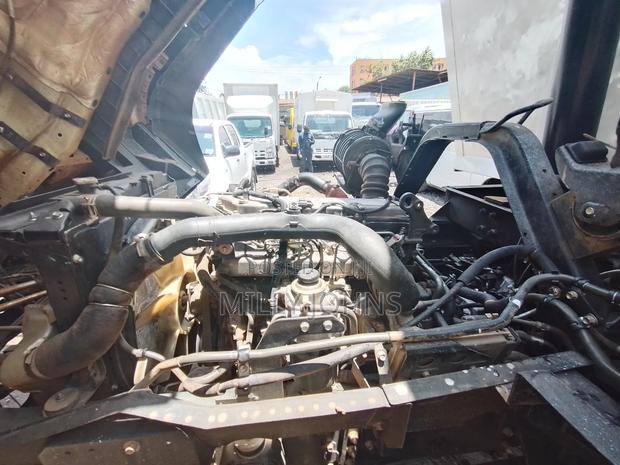 Isuzu FVR 90 2022 White - thumbnail 9