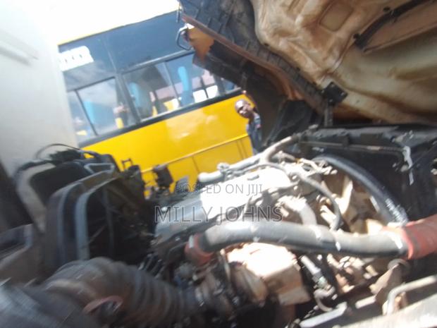 Isuzu FVR 90 2022 White - thumbnail 12