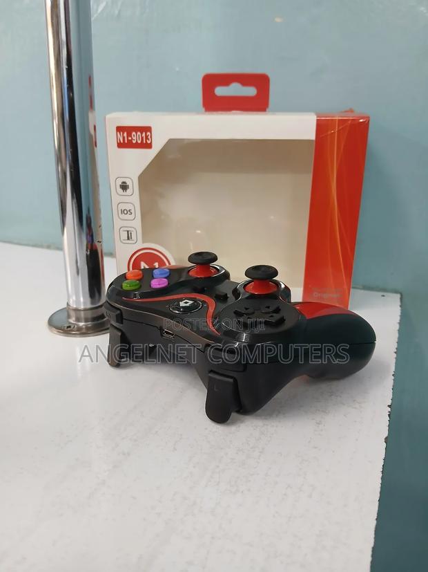 Bluetooth Gaming Pad - thumbnail 3