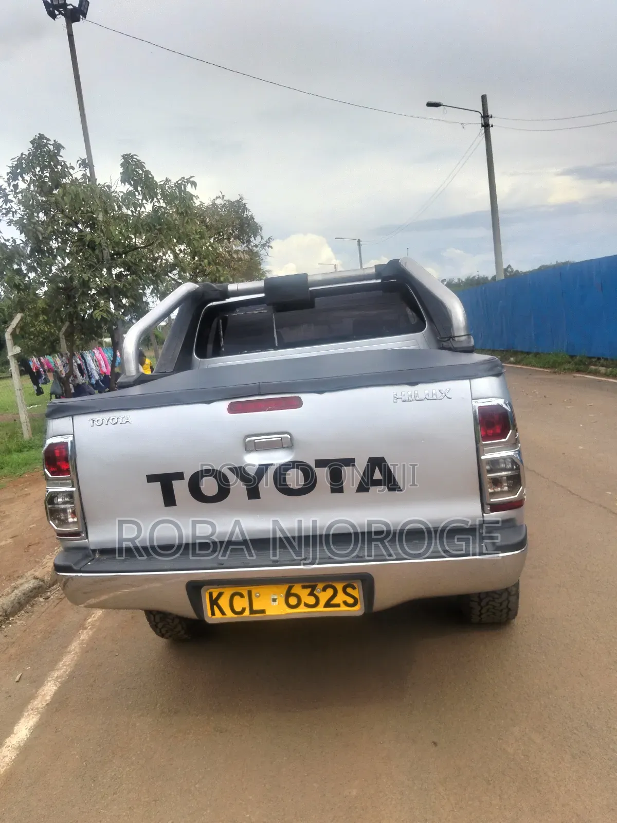 Toyota Hilux 2.5 D-4D 4X4 SRX 2010 Silver