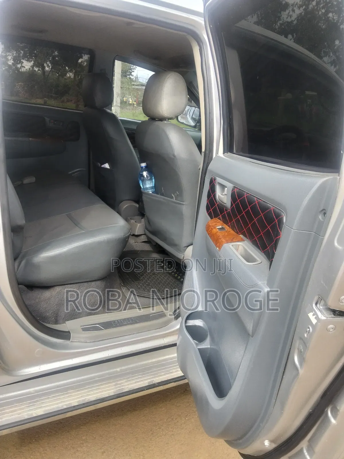 Toyota Hilux 2.5 D-4D 4X4 SRX 2010 Silver