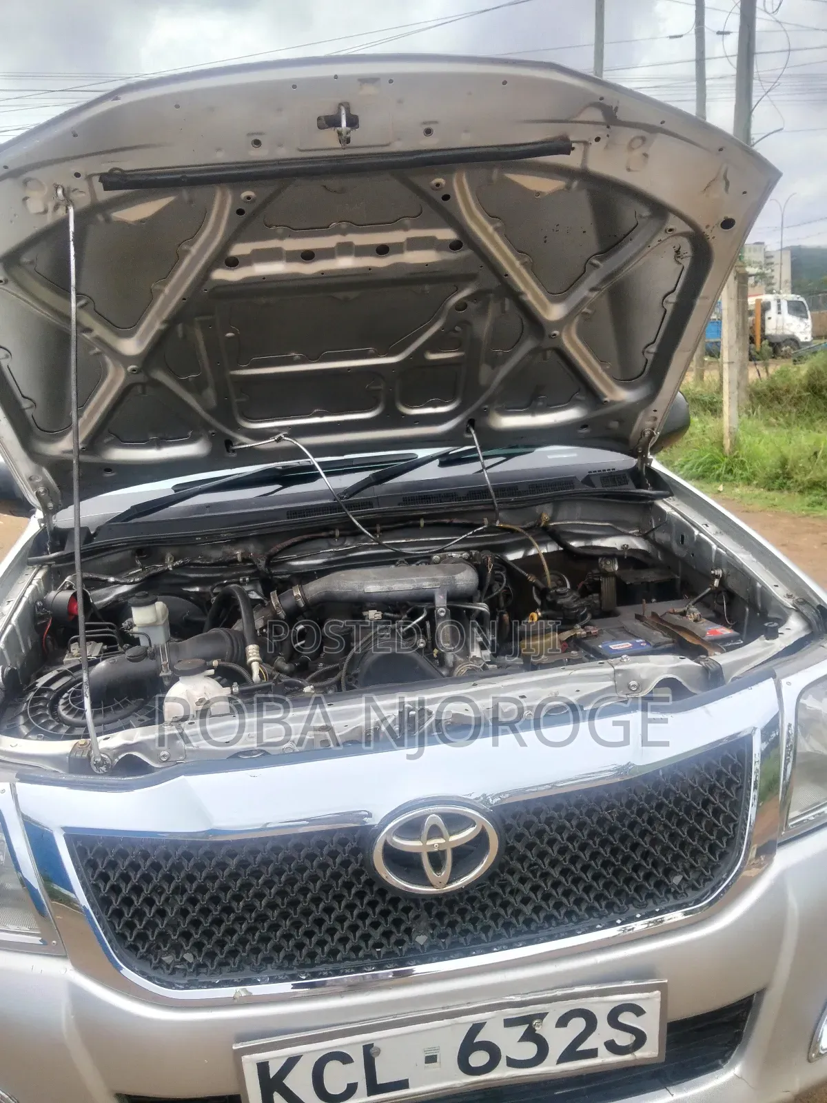 Toyota Hilux 2.5 D-4D 4X4 SRX 2010 Silver