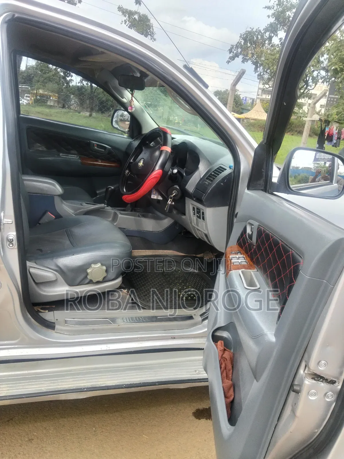 Toyota Hilux 2.5 D-4D 4X4 SRX 2010 Silver
