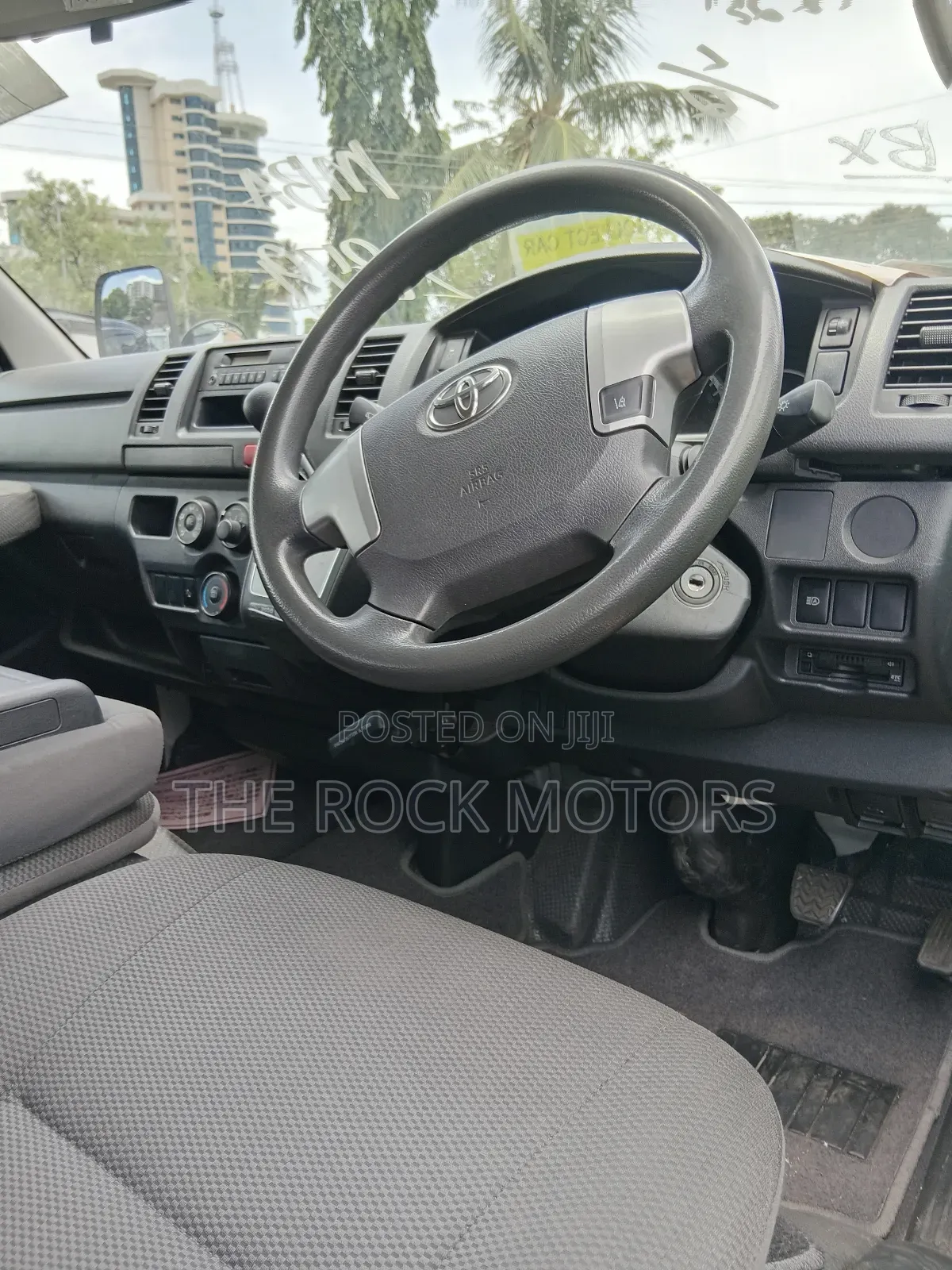 Toyota HiAce 2018 White