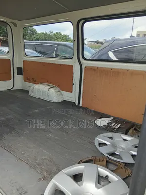 Toyota HiAce 2018 White