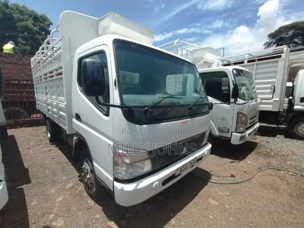 Mitsubishi Canter KCQ 741j 2017 White - thumbnail 2
