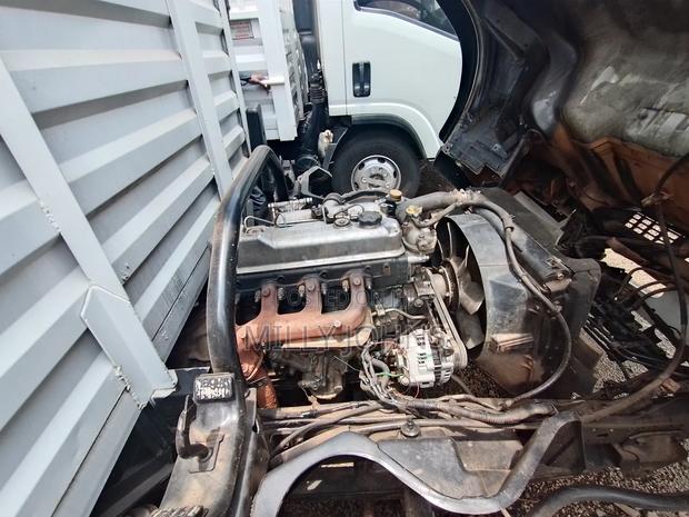 Mitsubishi Canter KCQ 741j 2017 White - thumbnail 12