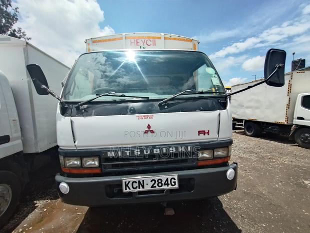 Mitsubishi Fh 215 2016 White