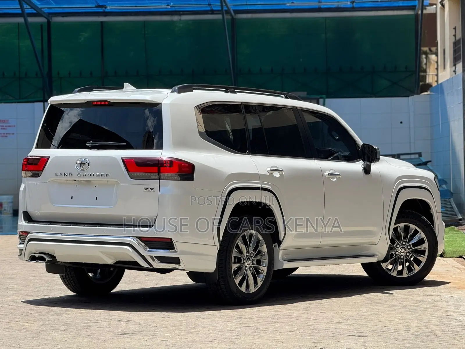 New Toyota Land Cruiser LC300 2023 Pearl