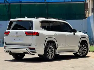 New Toyota Land Cruiser LC300 2023 Pearl