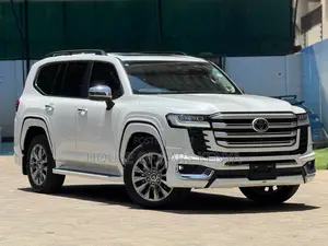 New Toyota Land Cruiser LC300 2023 Pearl