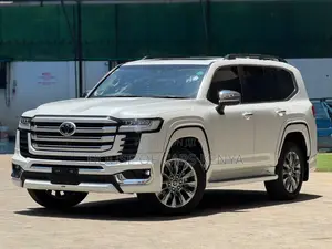 New Toyota Land Cruiser LC300 2023 Pearl