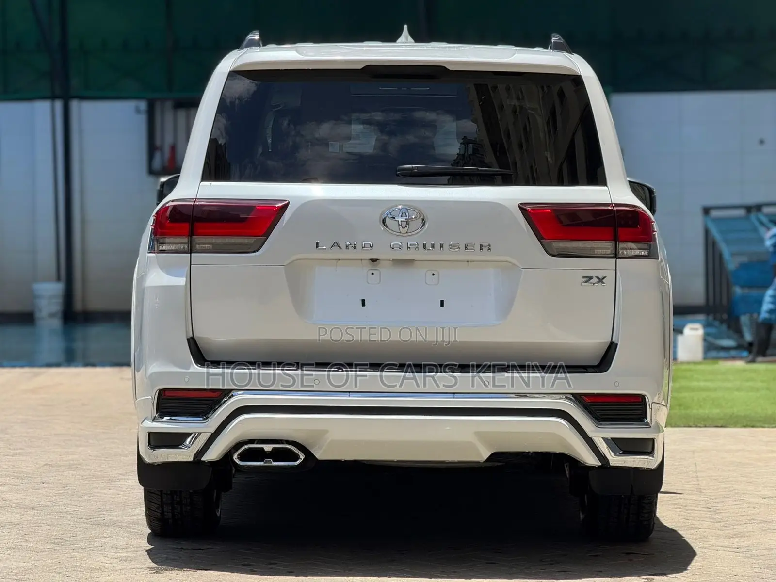 New Toyota Land Cruiser LC300 2023 Pearl