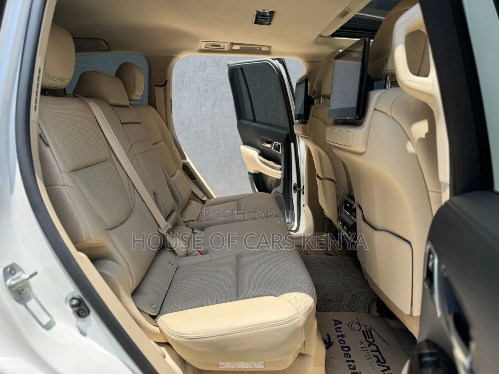 New Toyota Land Cruiser LC300 2023 Pearl