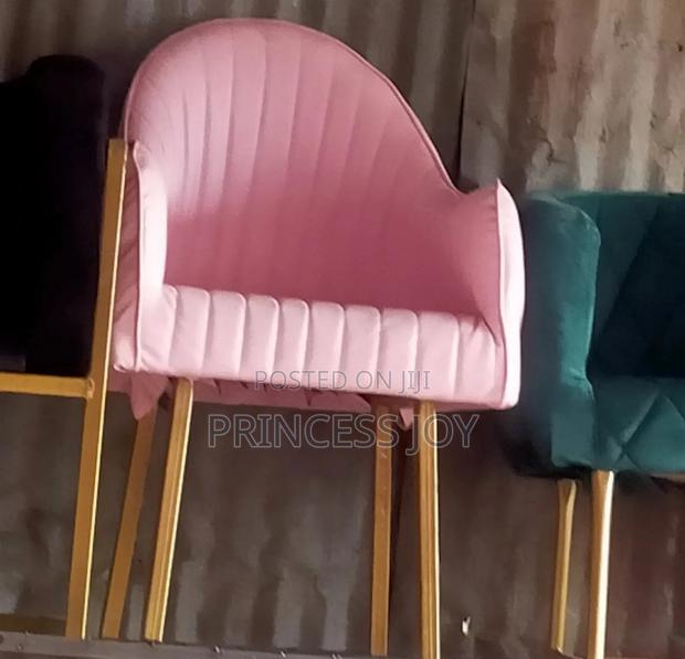 Styling Salon Seat