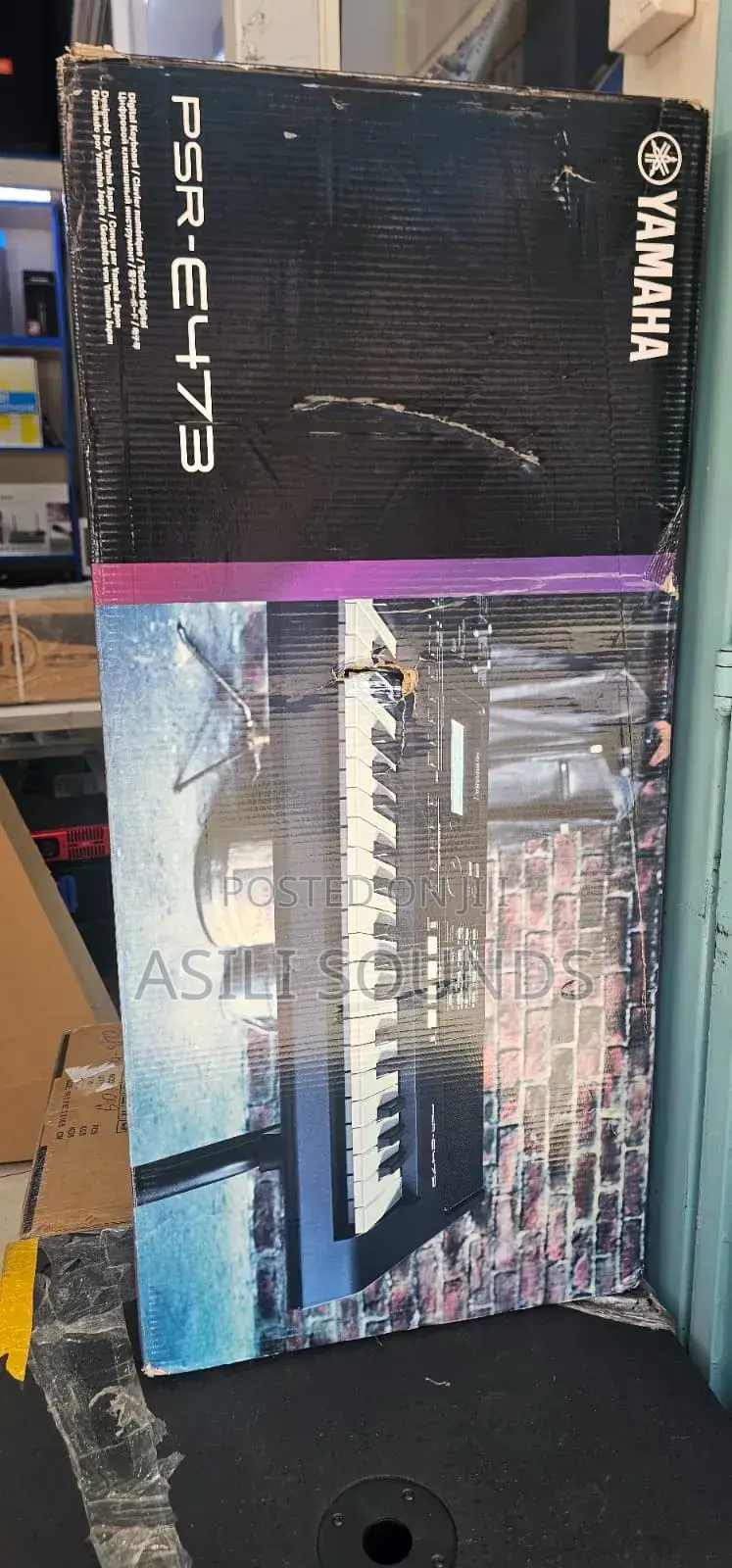 Yamaha PSR-E473 Digital Keyboard.