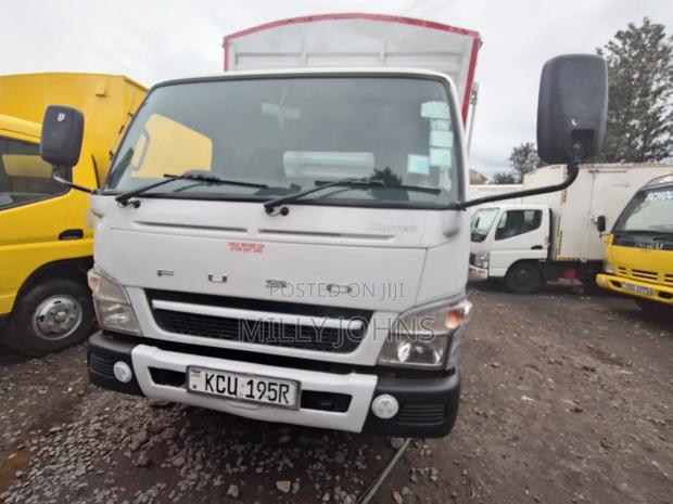 Hd Fuso Canter 2018 White - main view