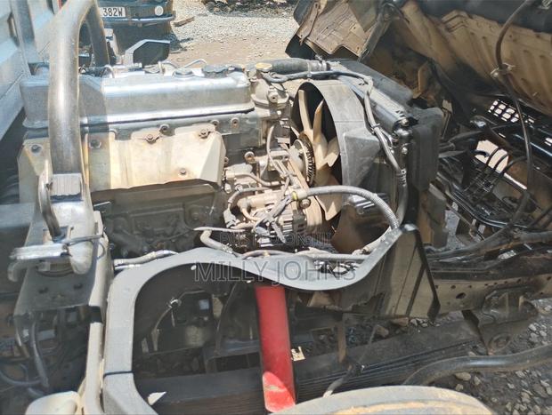 Hd Fuso Canter 2018 White - thumbnail 10