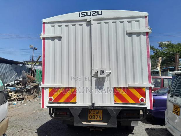 Isuzu NPR Canter - thumbnail 3