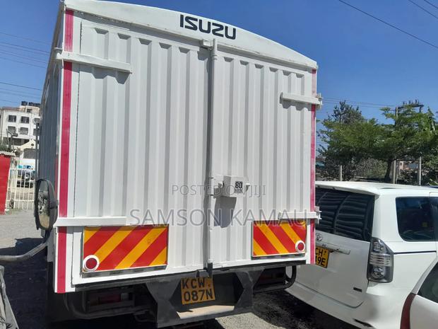 Isuzu NPR Canter - thumbnail 4