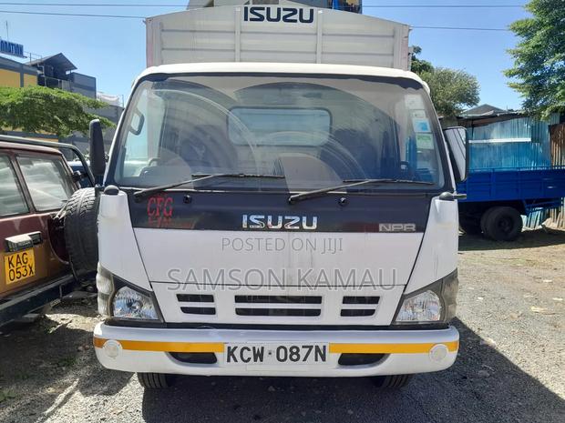 Isuzu NPR Canter - thumbnail 2