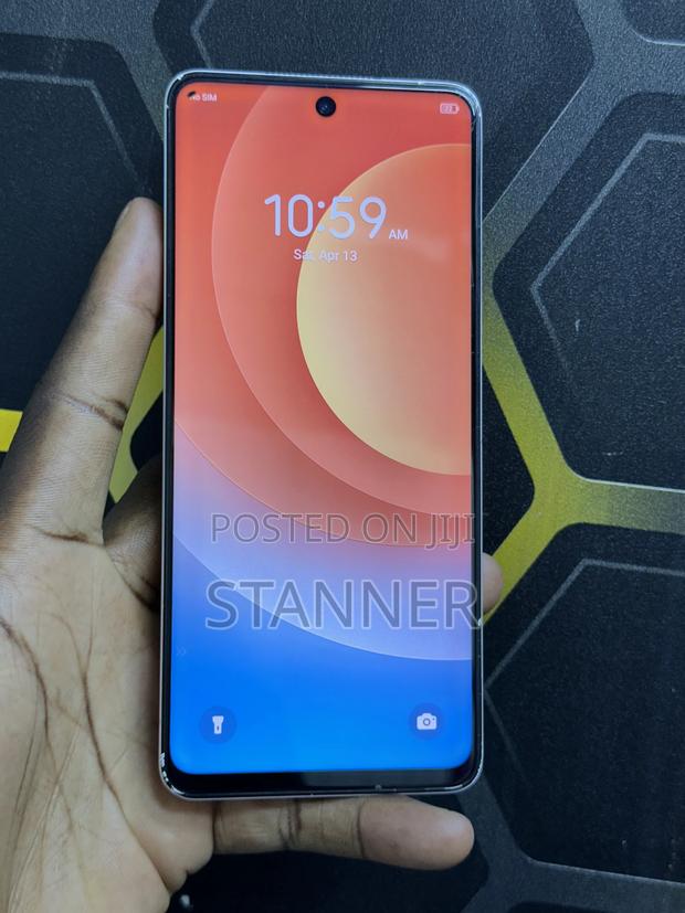 Tecno Camon 19 Pro 256 GB White - thumbnail 4