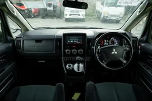 Mitsubishi Delica 2019 White