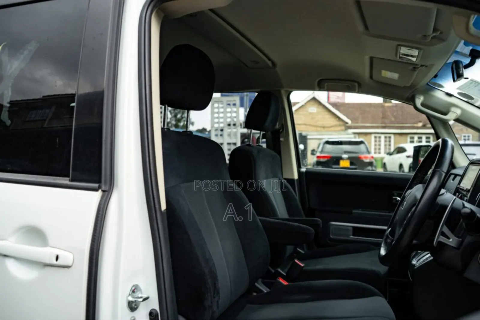Mitsubishi Delica 2019 White