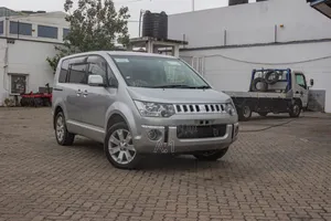 Mitsubishi Delica 2019 Silver