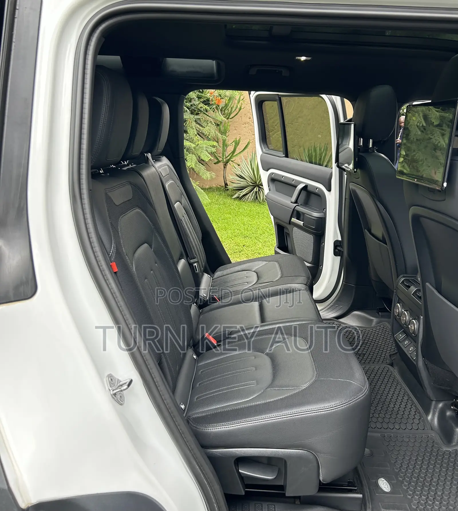 Land Rover Defender X-Dynamic S 2021 White