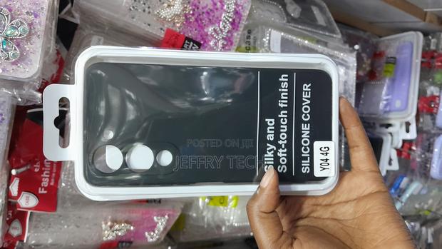 Lifaz Vivo Y04 (4g) Liquid Silicone Case With Cloth Inner Lining