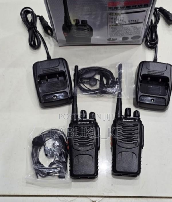 Baofeng 2 Pieces Bf-888s Walkie Talkie Radio With Earpiece