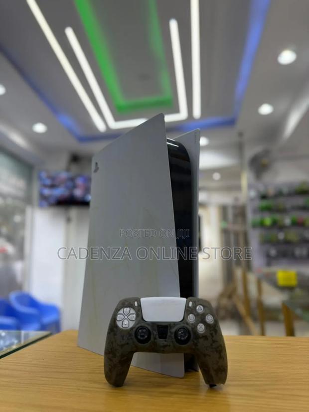 Playstation 5 1 Controller Used - main view