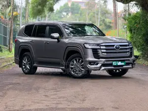 New Toyota Land Cruiser LC300 2023