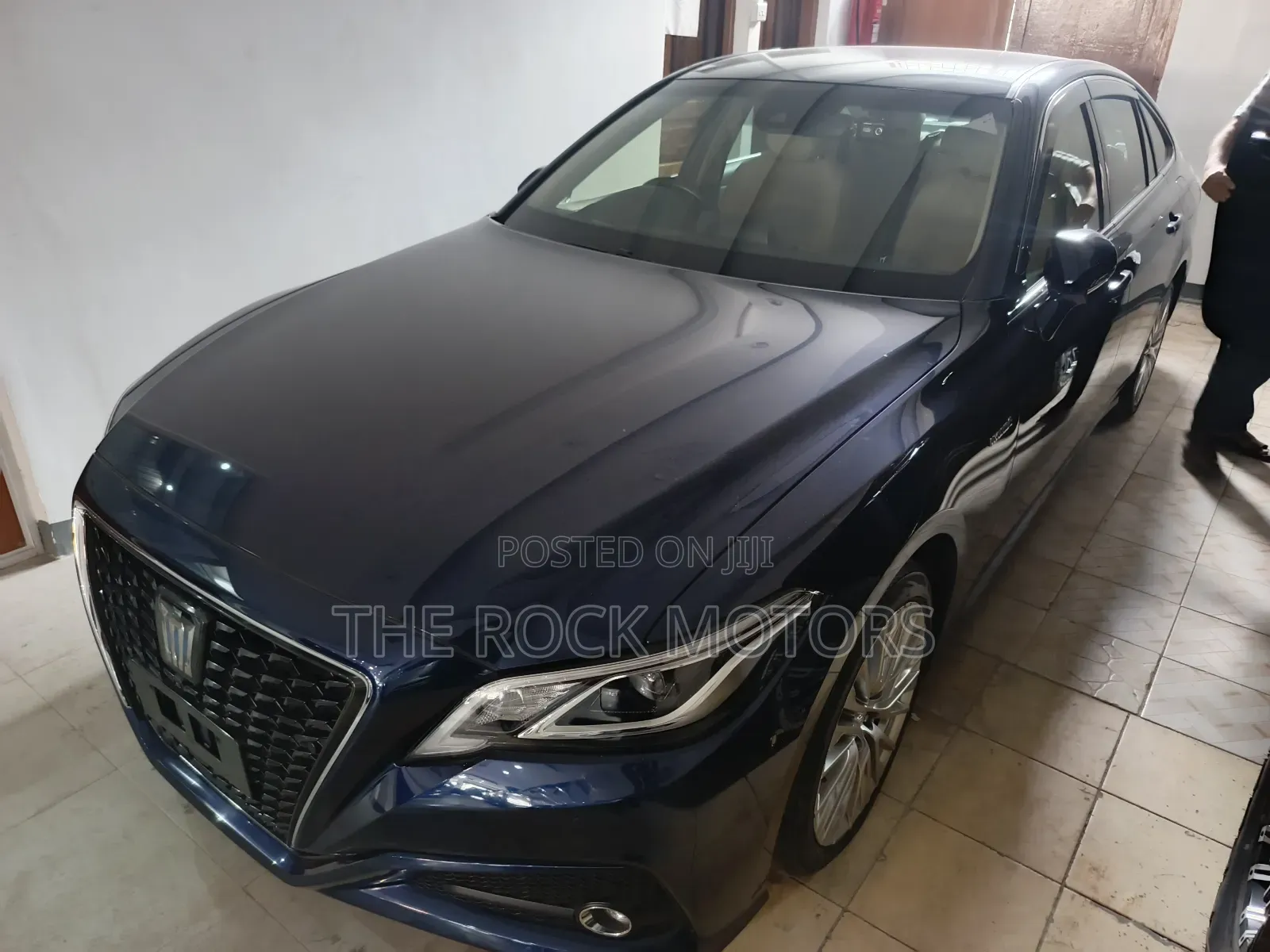 Toyota Crown 2018 Blue