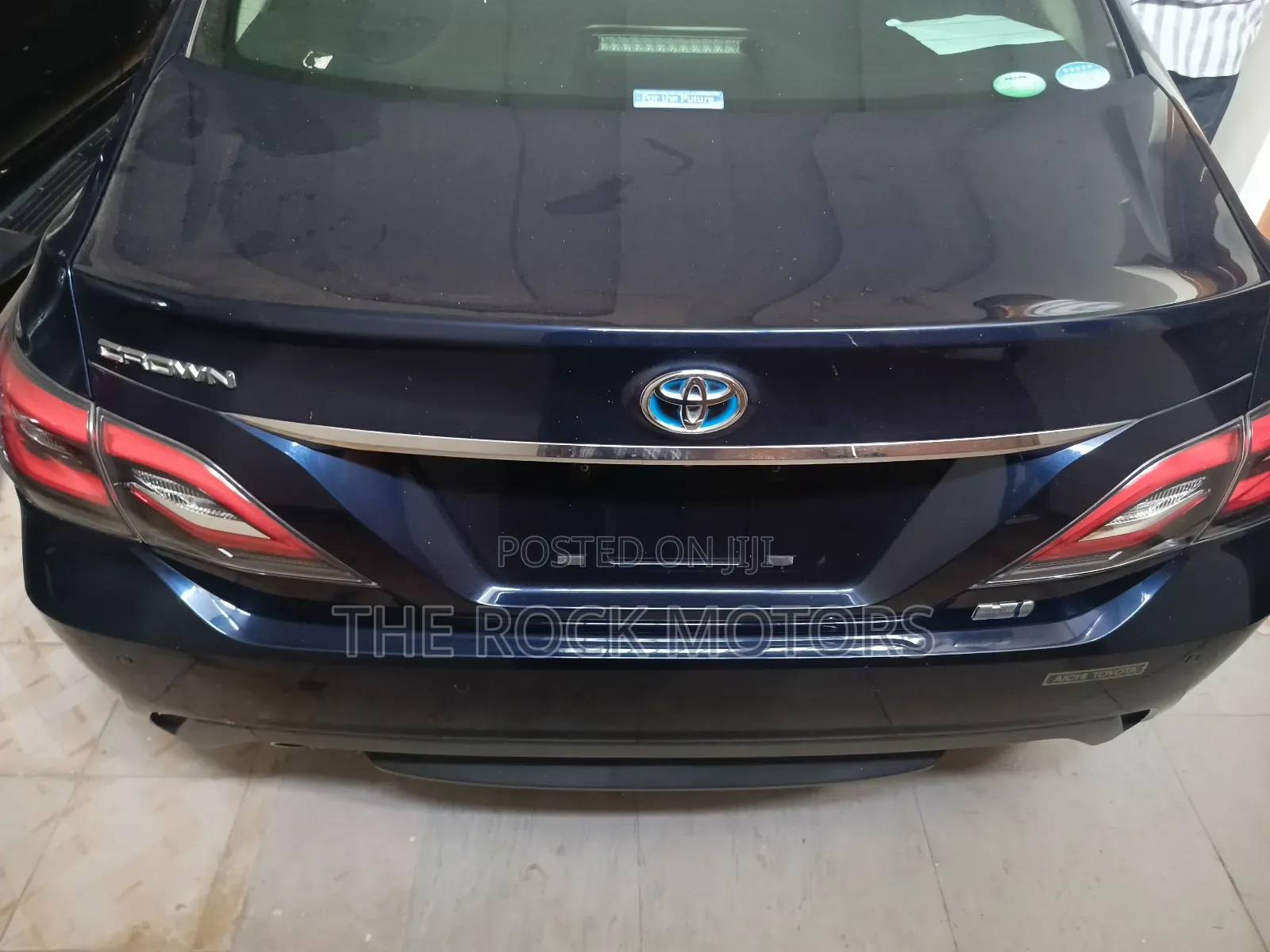 Toyota Crown 2018 Blue