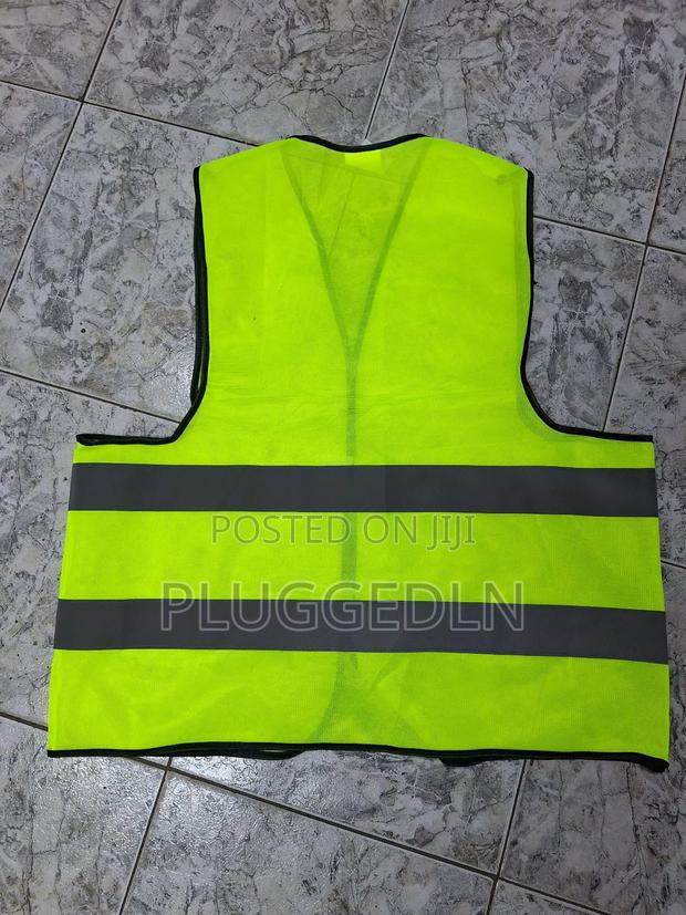 High-visibility Reflective Ssafety Vest - thumbnail 3