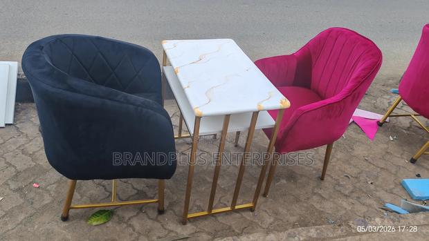 Unique Manicure Table And Seats Set - main view