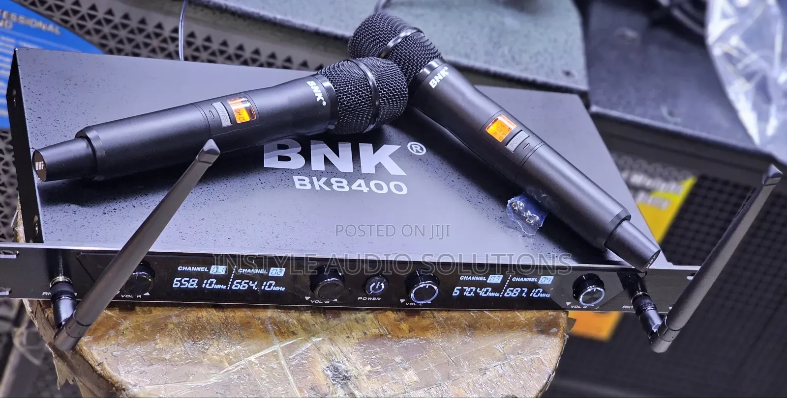 Bk8400 Wireless Uhf Quality Microphones 100 Meters Frequency Range
