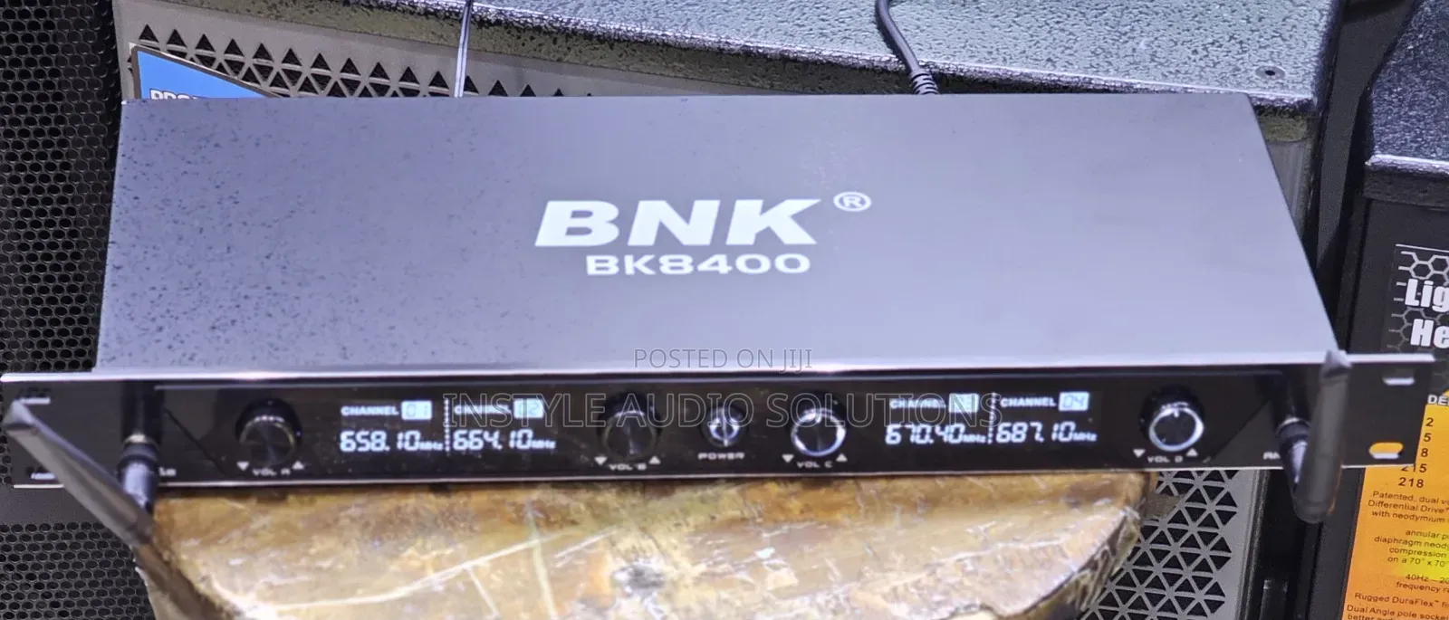 Bk8400 Wireless Uhf Quality Microphones 100 Meters Frequency Range