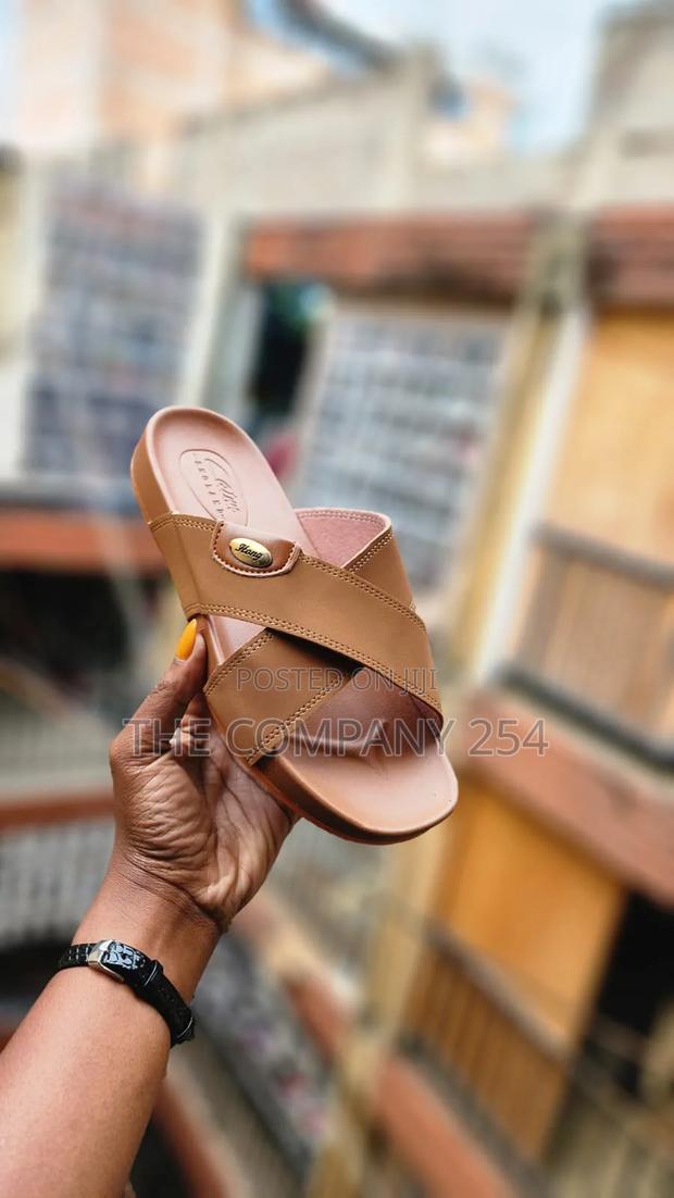 Quality Leather Casual Men Open Slide Shoes - thumbnail 5