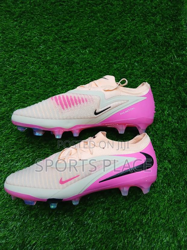 Nike Phantom 6 Cyclone 360 Football Boots - main view
