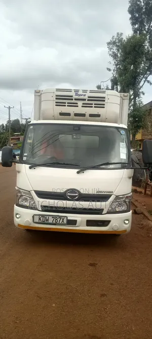 Hino Dutro Fridge 2019 White