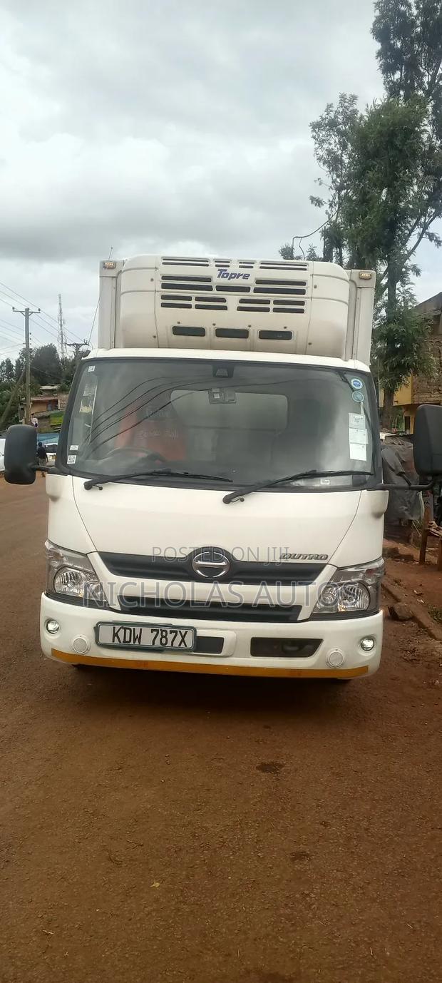 Hino Dutro Fridge 2019 White