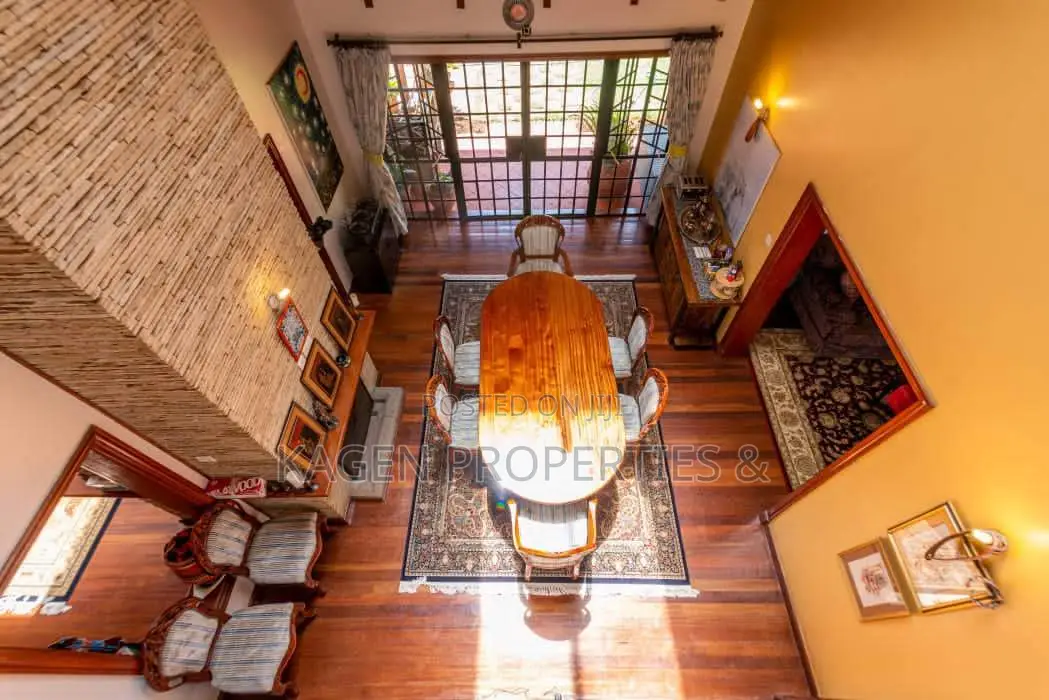 6bdrm Villa in Hardy for sale