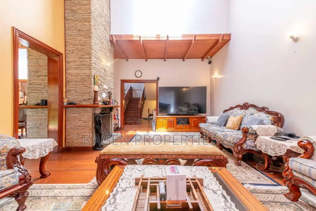 6bdrm Villa in Hardy for sale