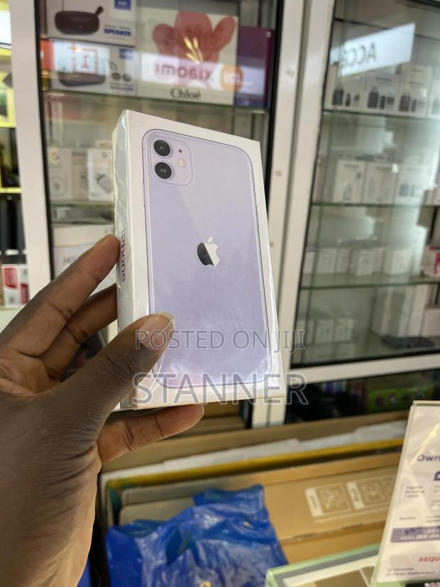 New Apple iPhone 11 128 GB - thumbnail 2