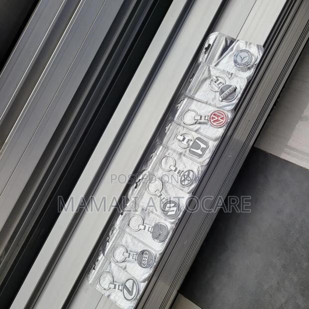 Branded Metal Key Holder With Ring - main view