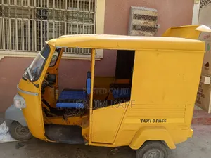 Piaggio 2018 Yellow